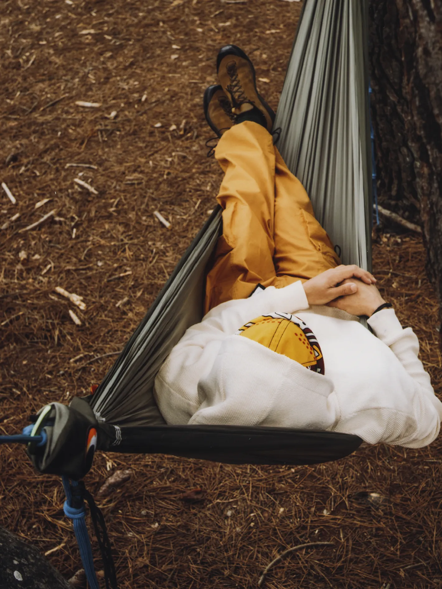 bonnet_docker_miki_de_chez_bton_cir_en_coton_marron__motif_2.webp hollington Accessoires*bonnet docker miki de chez Béton Ciré en coton marron à motif