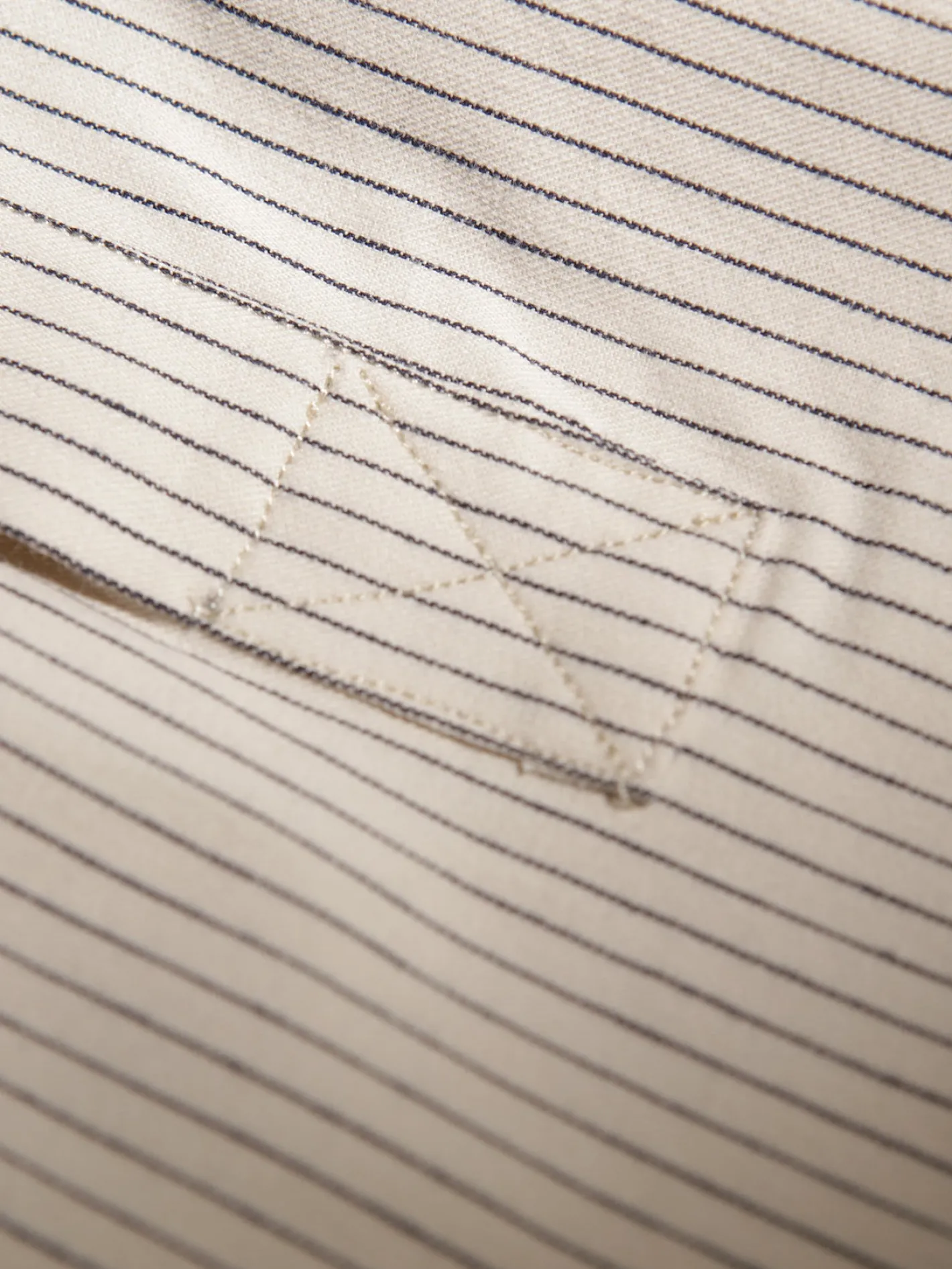 chemise_col_mao_en_toile_de_coton__rayures_noires_2.webp hollington Chemises*chemise col mao en toile de coton à rayures noires