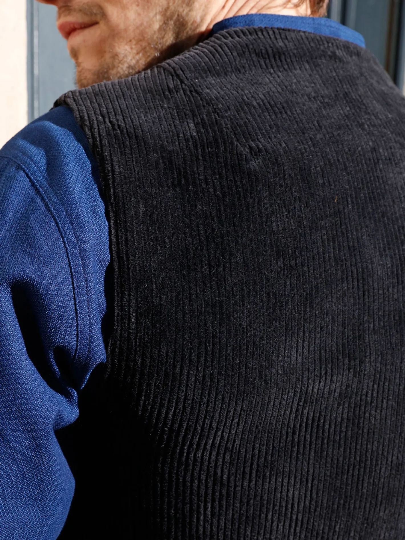 gilet__poches_passepoiles_en_velours_de_laine_noir_10.webp hollington Gilets*gilet à poches passepoilées en velours de laine noir