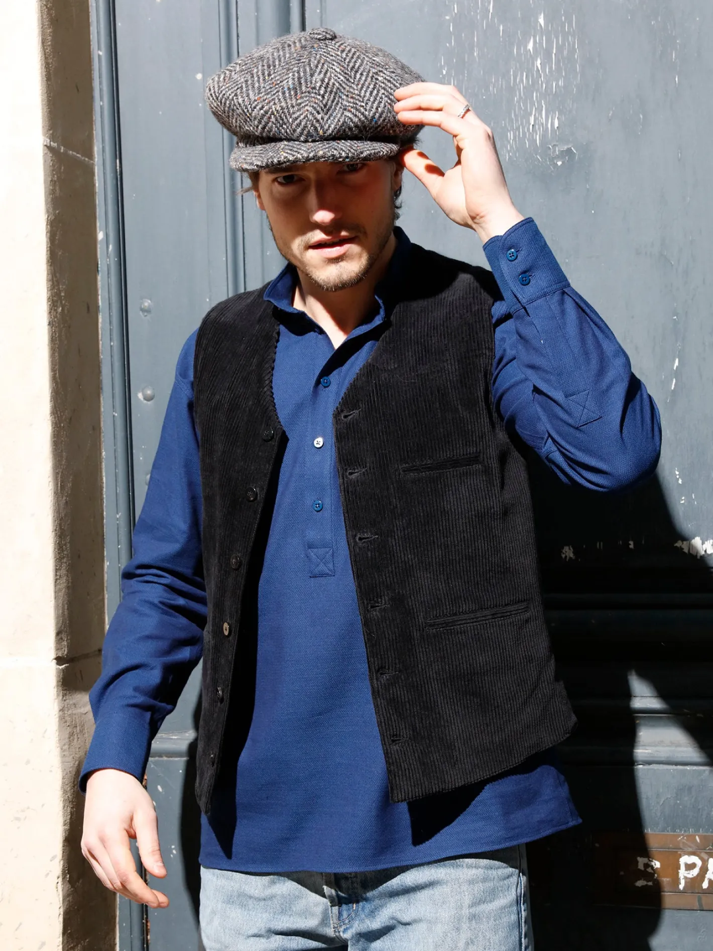 gilet__poches_passepoiles_en_velours_de_laine_noir_11.webp hollington Gilets*gilet à poches passepoilées en velours de laine noir