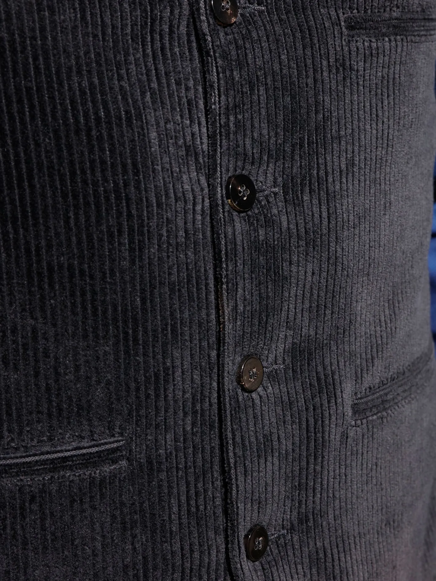 gilet__poches_passepoiles_en_velours_de_laine_noir_4.webp hollington Gilets*gilet à poches passepoilées en velours de laine noir