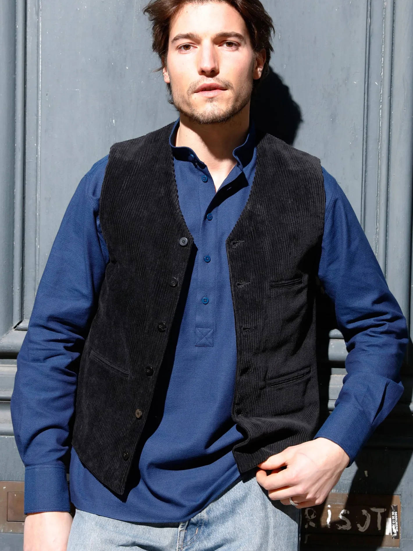 gilet__poches_passepoiles_en_velours_de_laine_noir_6.webp hollington Gilets*gilet à poches passepoilées en velours de laine noir