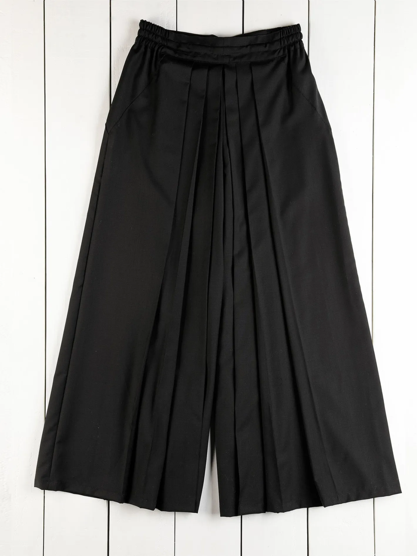 pantalon_hakama_en_toile_de_laine_noire_5.webp hollington Pantalons*pantalon hakama en toile de laine noire