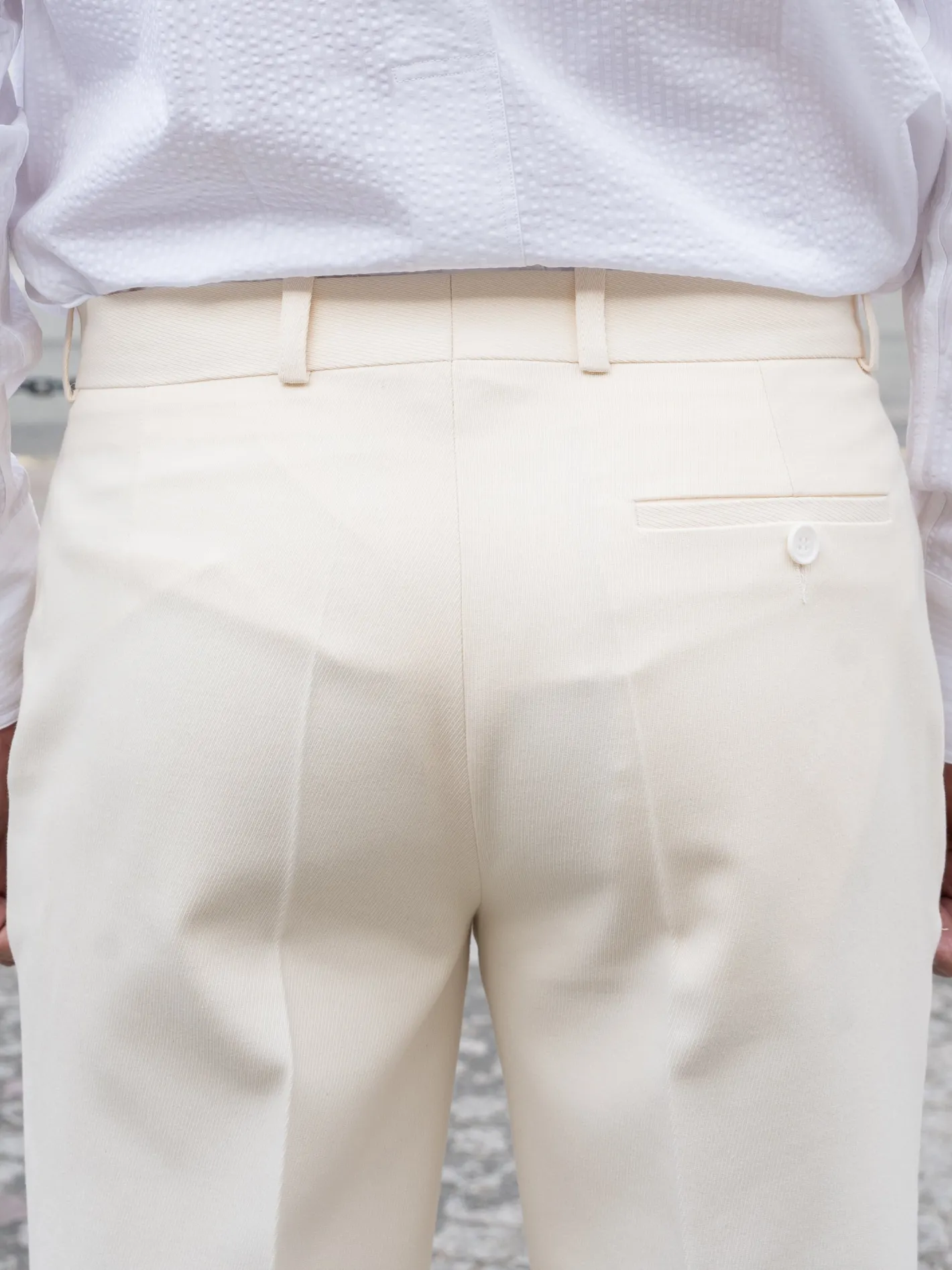 pantalon_italien_siza_cru_en_serge_de_coton_et_laine_10.webp hollington Pantalons*pantalon italien siza écru en serge de coton et laine