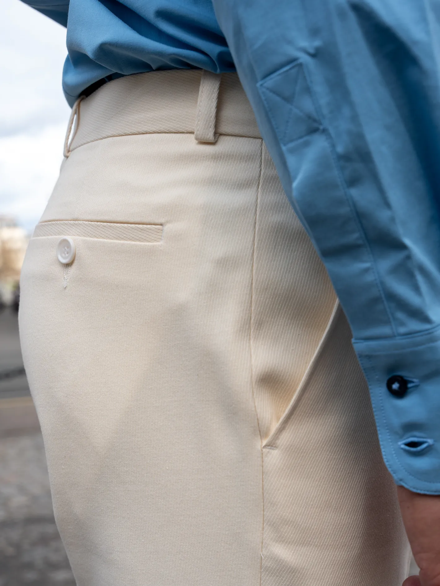 pantalon_italien_siza_cru_en_serge_de_coton_et_laine_14.webp hollington Pantalons*pantalon italien siza écru en serge de coton et laine