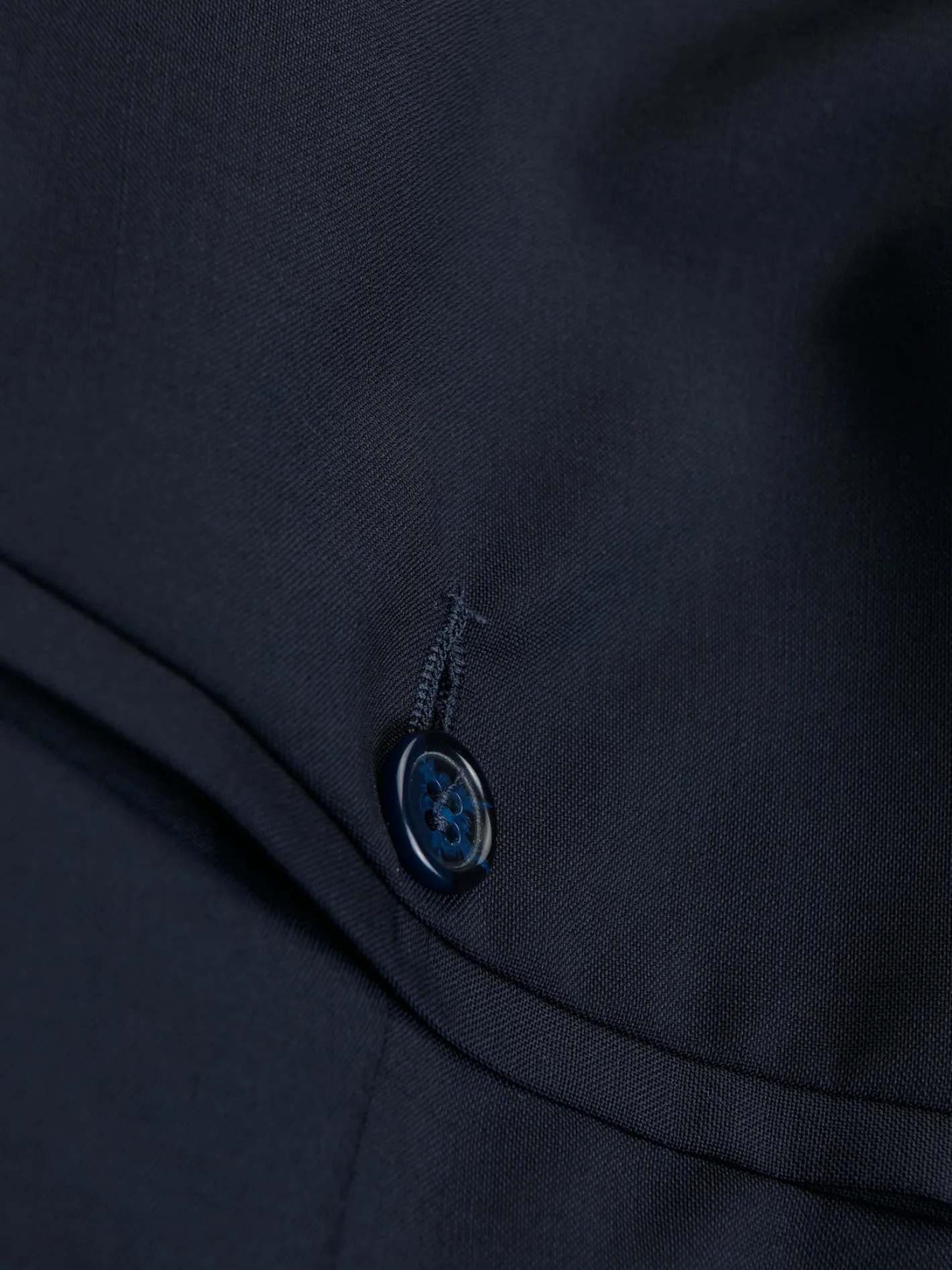 pantalon_italien_siza_en_laine_et_mohair_infroissable_bleunoir_rothko_2.webp hollington Pantalons*pantalon italien siza en laine et mohair infroissable bleu-noir Rothko