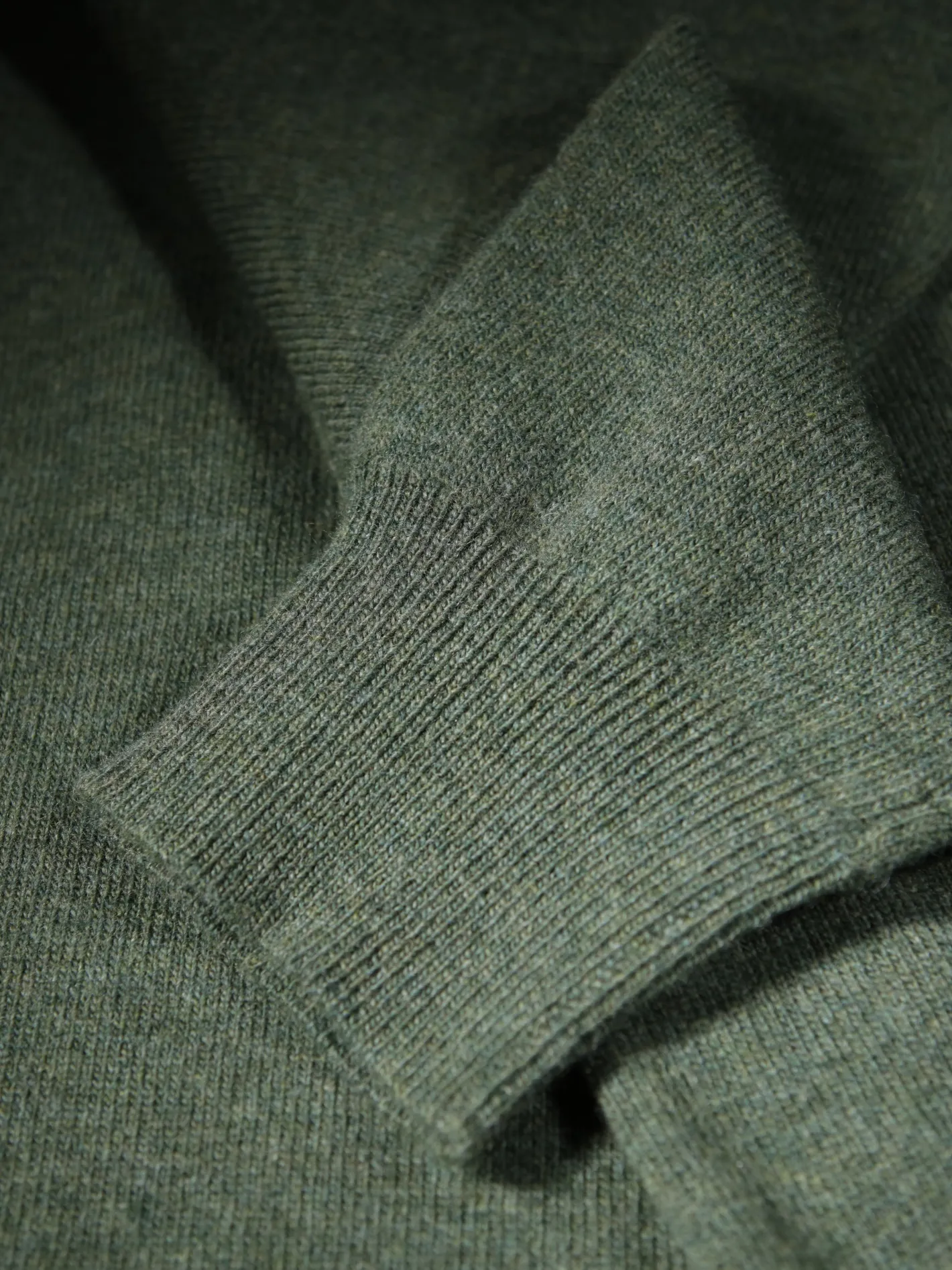 pull_col_roul_en_geelong_romarin_3.webp hollington Maille*pull col roulé en geelong romarin