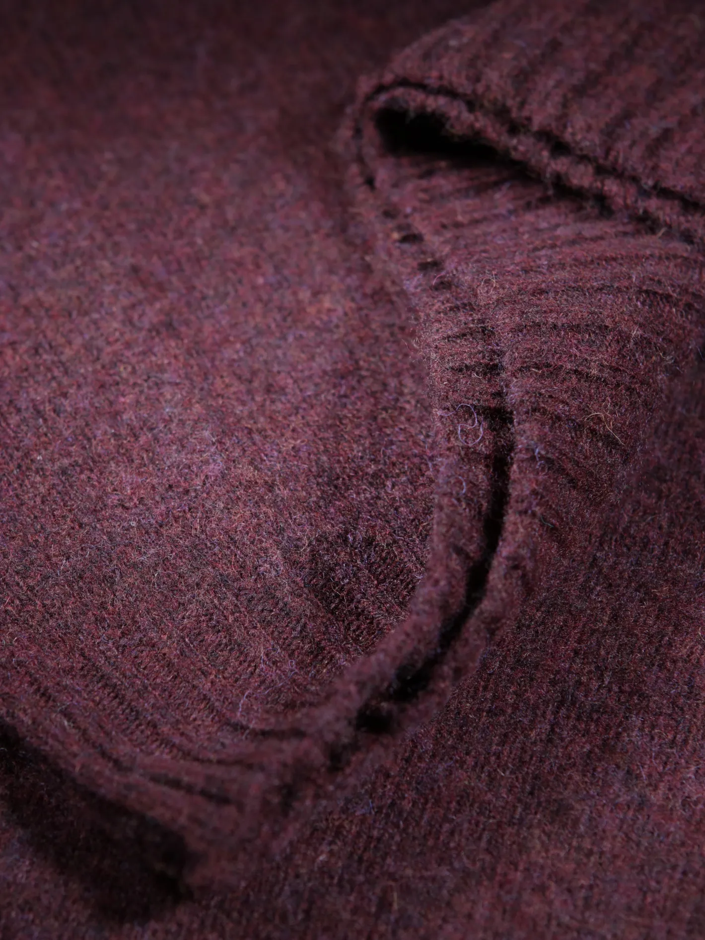pullover__col_rond___shaggy_wool_aubergine_4.webp hollington Maille*pull-over à col rond 100 % shaggy wool aubergine