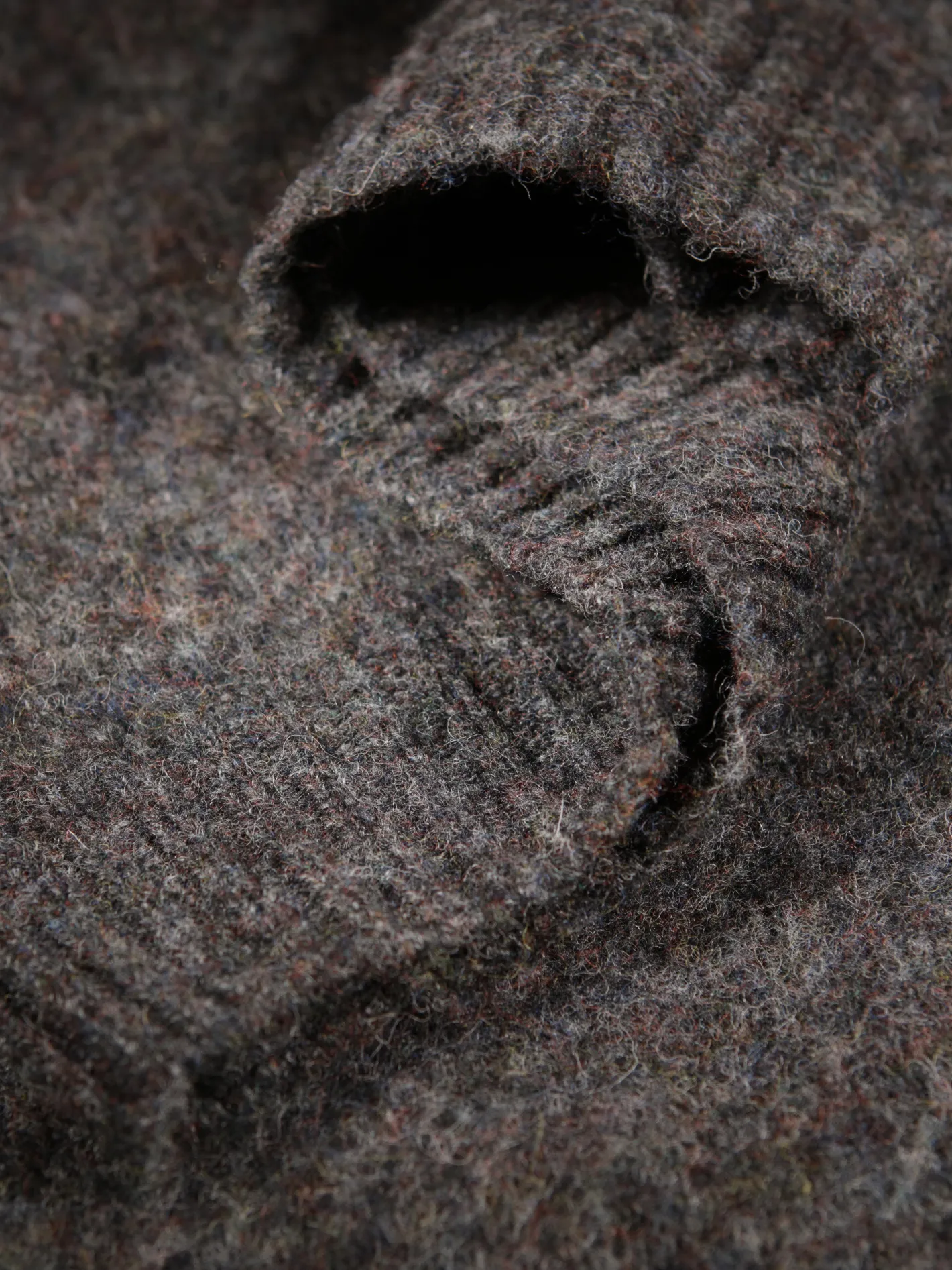 pullover__col_rond___shaggy_wool_charbon_3.webp hollington Maille*pull-over à col rond 100 % shaggy wool charbon