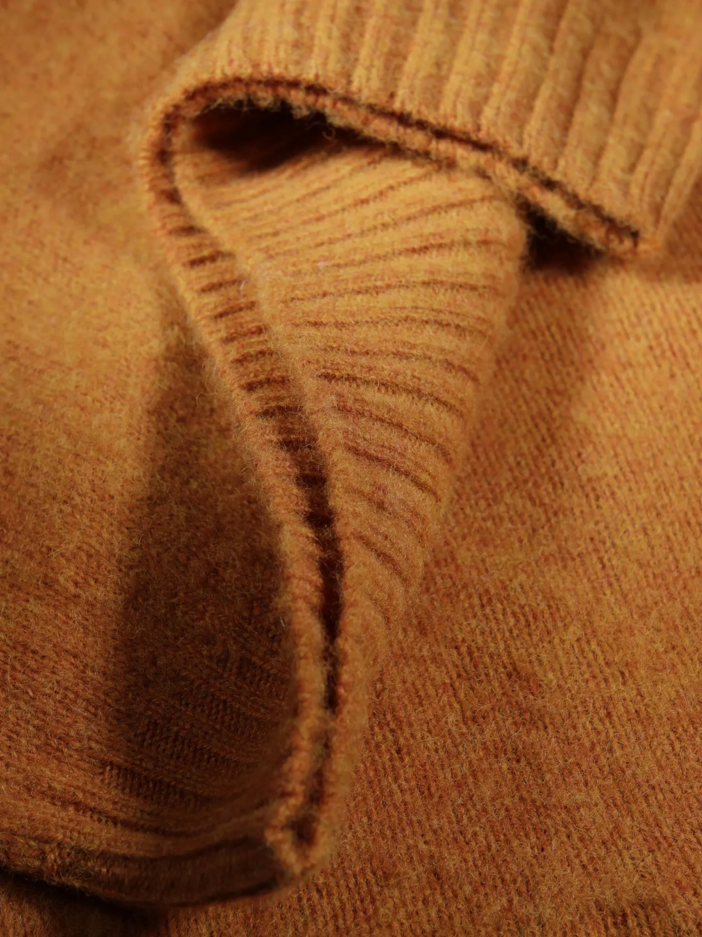 pullover__col_rond___shaggy_wool_feuille_dautomne_3.webp hollington Maille*pull-over à col rond 100 % shaggy wool feuille d'automne