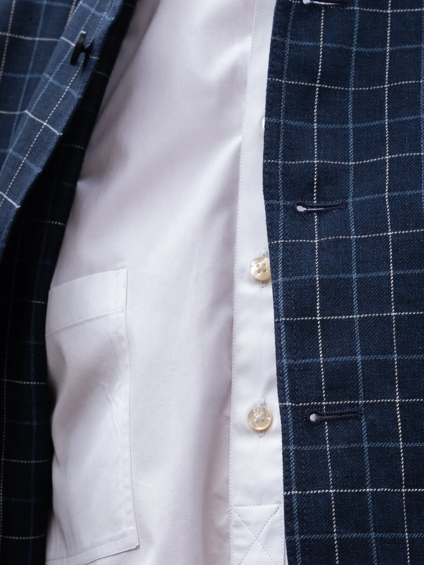 veste_tyrol_ajuste_en_toile_de_lin_et_laine__carreaux_british_blue_and_chalk_24.webp hollington Vestes & Manteaux*veste tyrol ajustée en toile de lin et laine à carreaux British blue and chalk