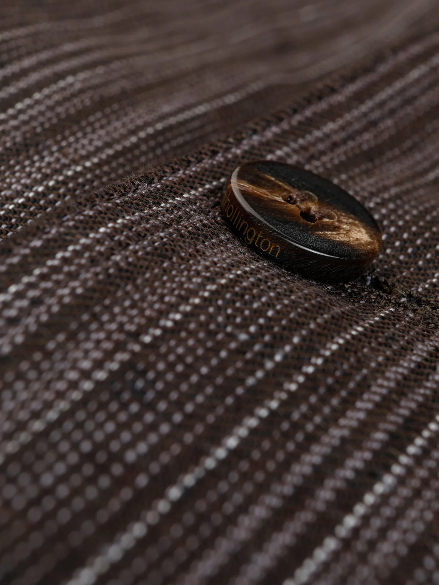 vestechemise_col_mao_en_serge_de_lin_corse_3.webp hollington Vestes & Manteaux*veste-chemise col mao en serge de lin écorse